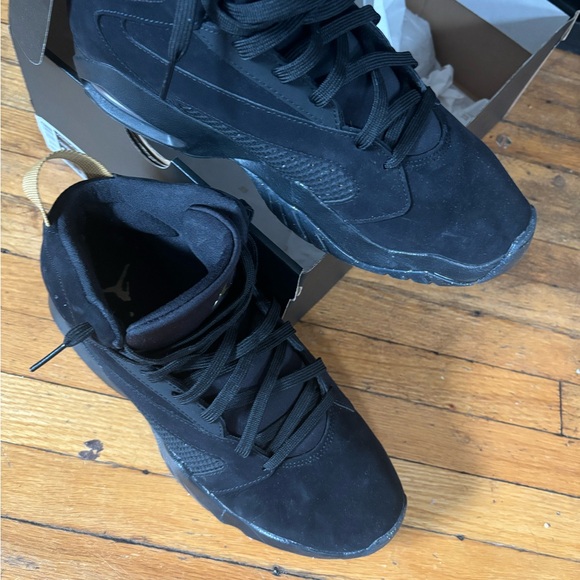 🔥JORDAN LIFT OFF EUC🔥 - Picture 4 of 11